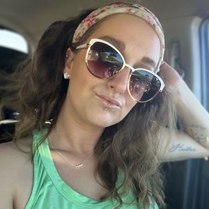 Meet your Posher, Dani